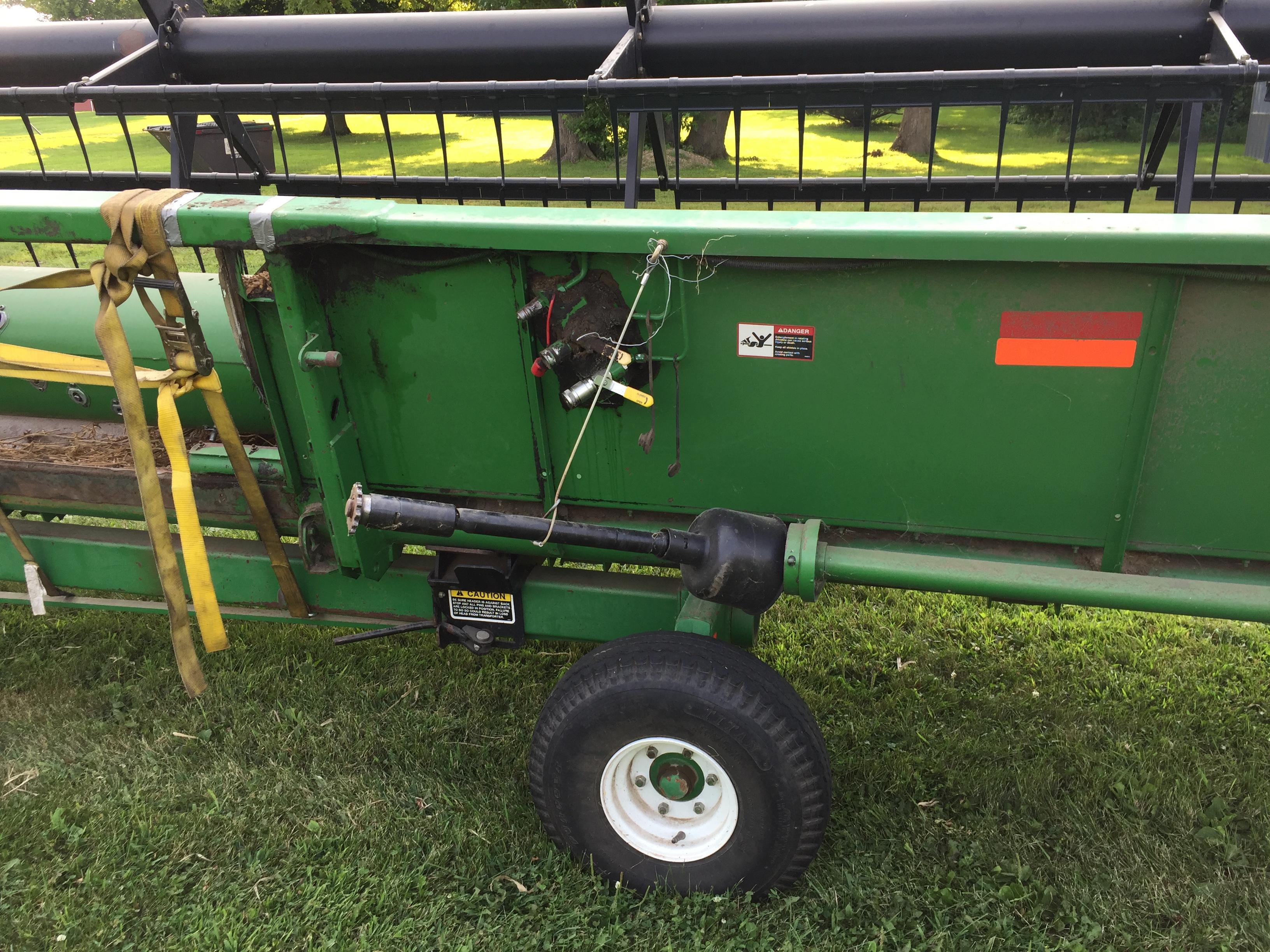 John Deere / JD 930 Bean Head with Unverferth Cart