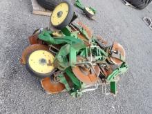 (12) JD Single Disc Fertilizer Openers