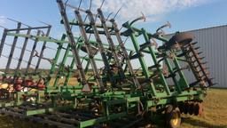 John Deere 724, 24' soil finisher