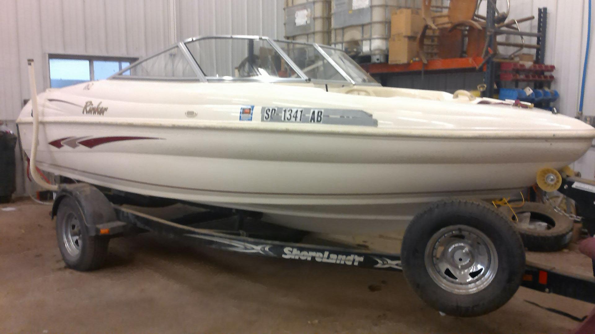 1999 Rinker 182 Fiberglass boat