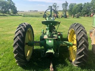 John Deere B