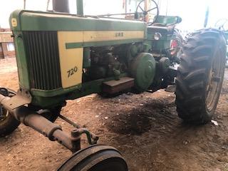 John Deere 720