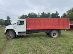 1979 International 1824 Grain Truck