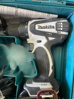 Makita 18V Cordless Driver Drill w/3 Batteries