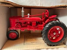 Farmall H 1/16 scale ERTL