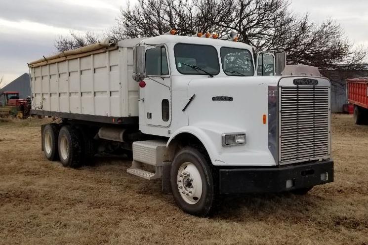 Freightliner w/Grainbed