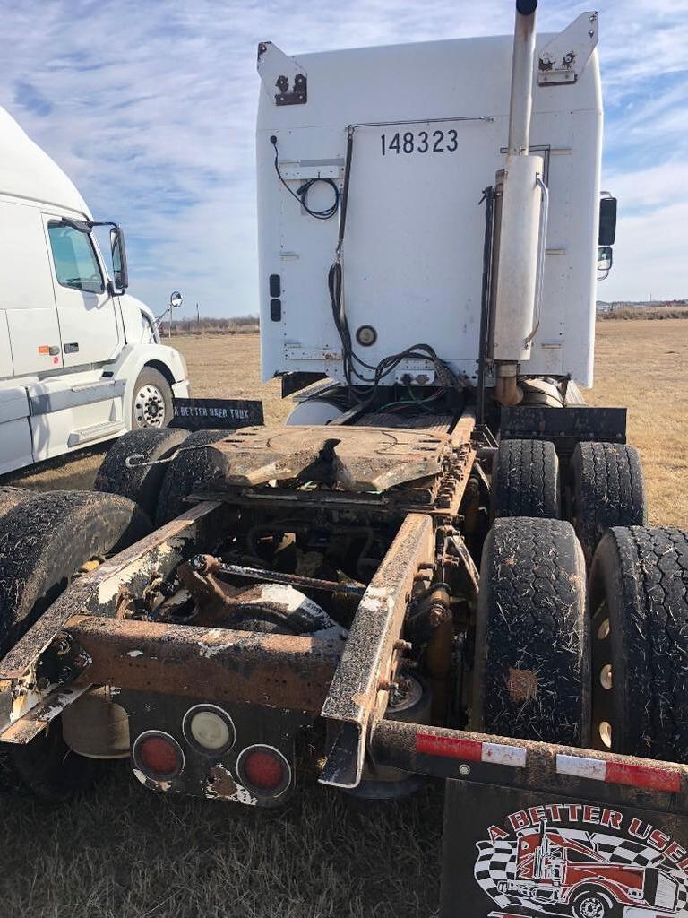 2007 Freightliner Semi - Model COL