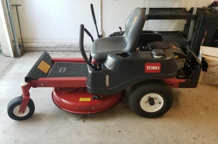 Toro Time Cutter Mower - 5S 3225 Zero-Turn 97 Hrs., 32 inch Cut , 1 Owner & Excellent Condition