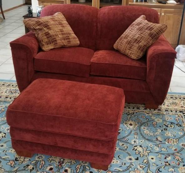 LA-Z-BOY Couch, Loveseat & Ottoman - Excellent Condition Bring help to load!