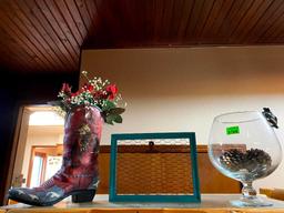 Large wine glass, boot of flowers, wire frame, note holder