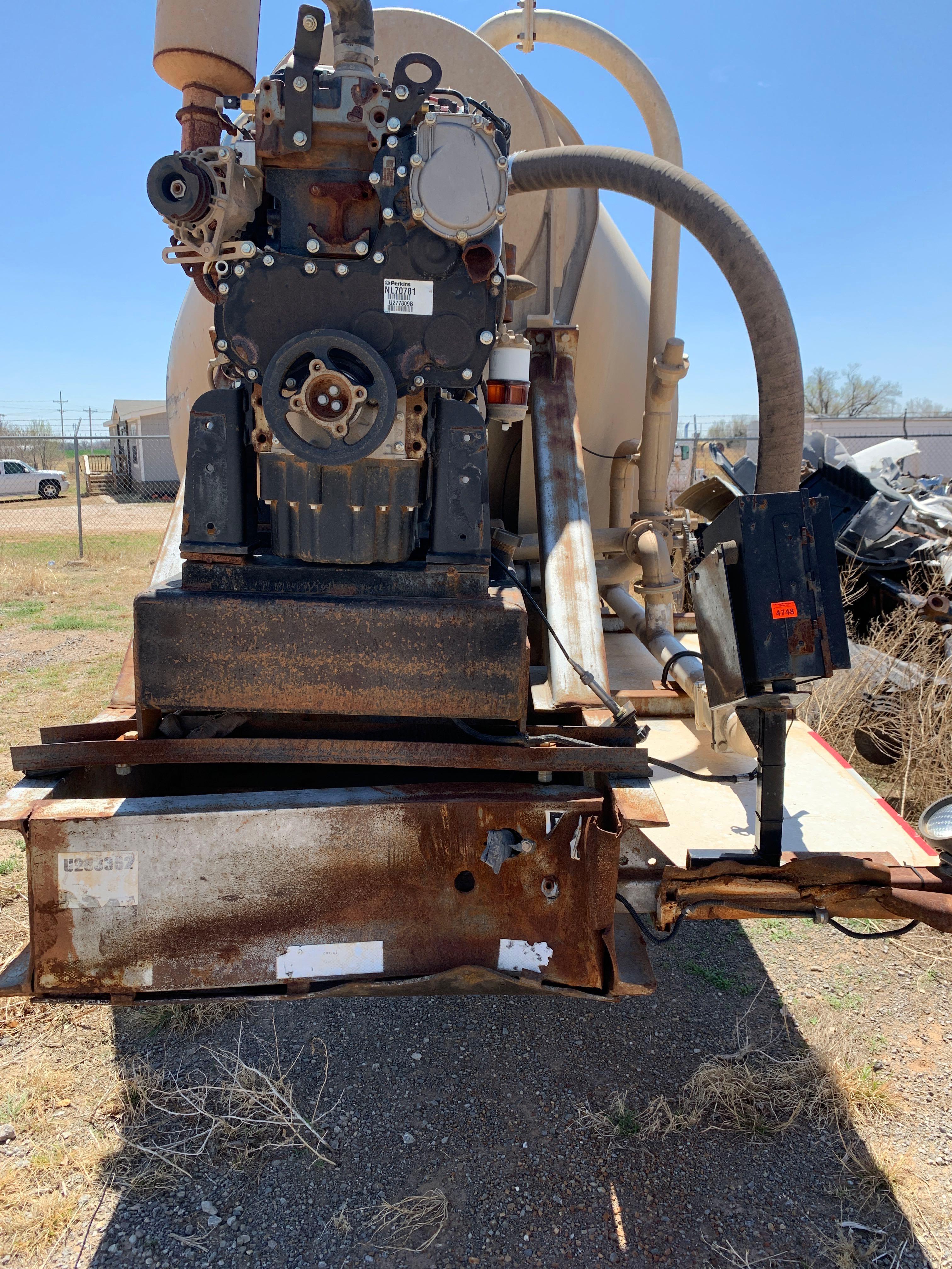 Heil 2008 1040 cu ft aluminum body steel frame wrecked. Perkins diesel motor Kerley and sons blower