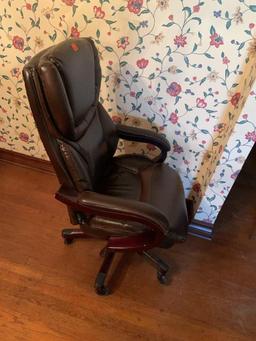 Leather office chair looks new