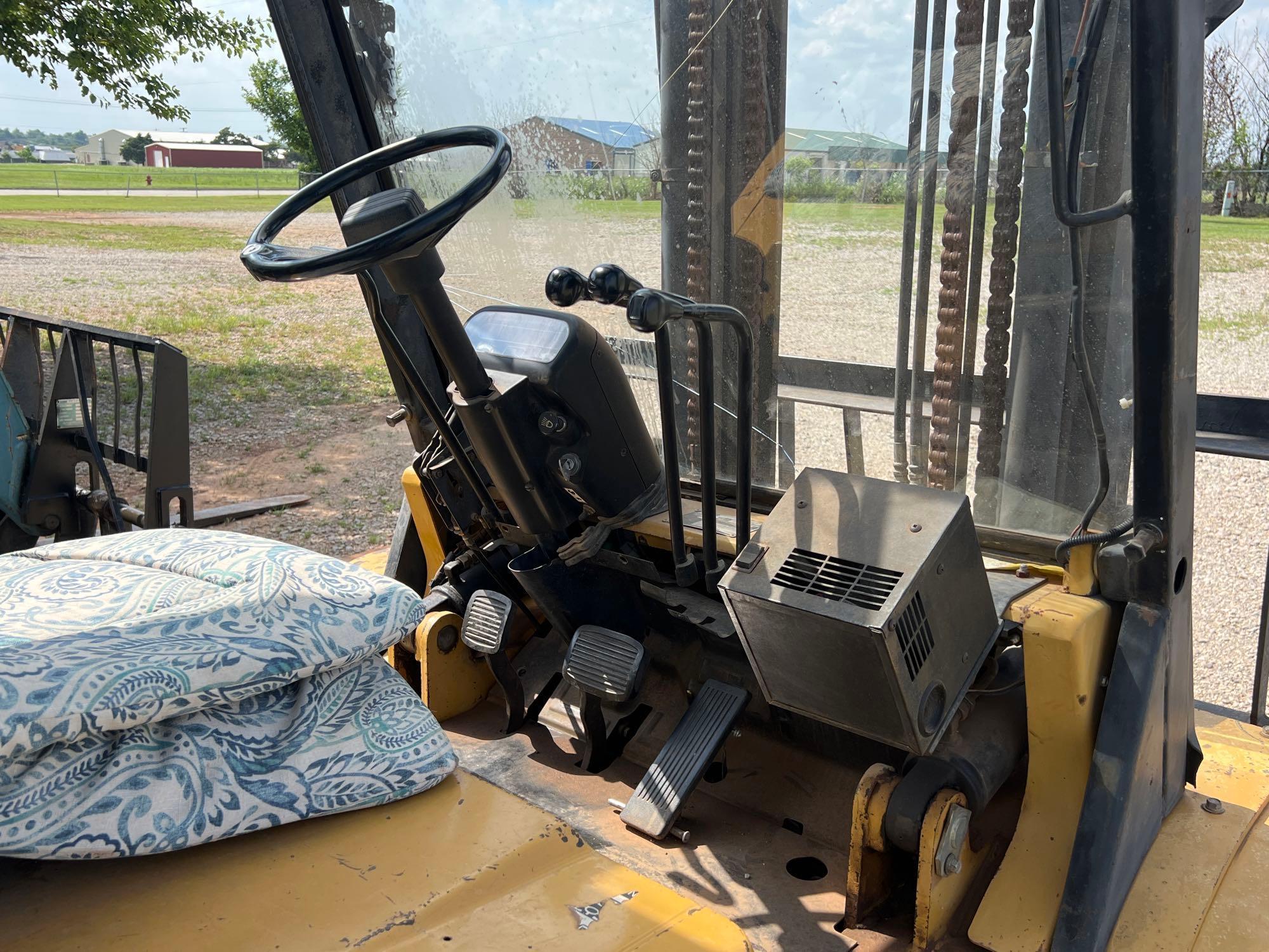 CAT Forklift