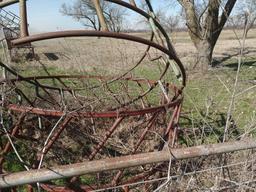 round bale hay feeders