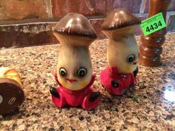 salt and pepper shakers