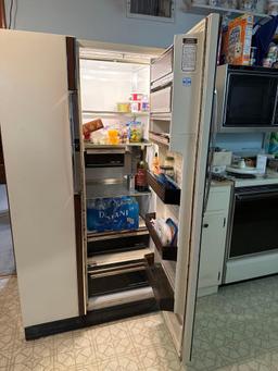 Vintage Amana 22 Refrigerator