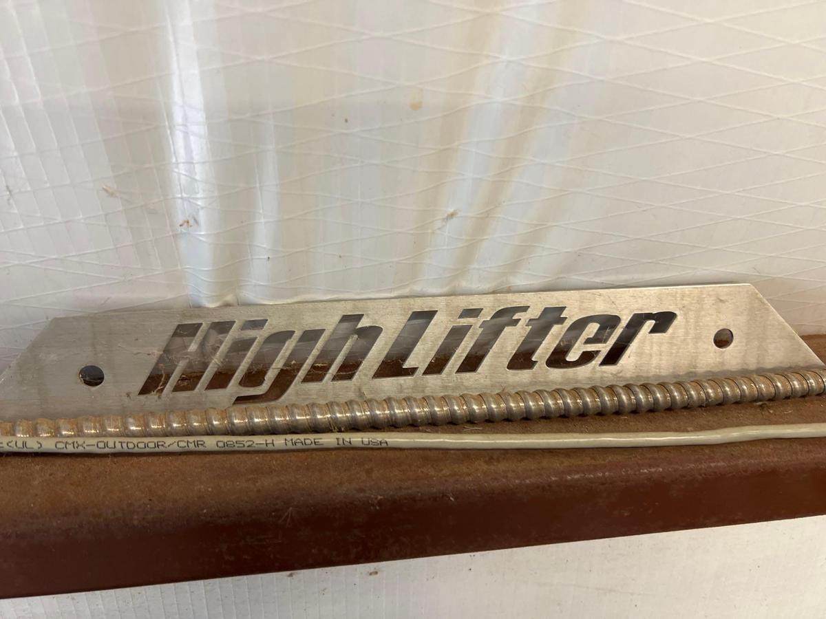 Highlifter Emblem