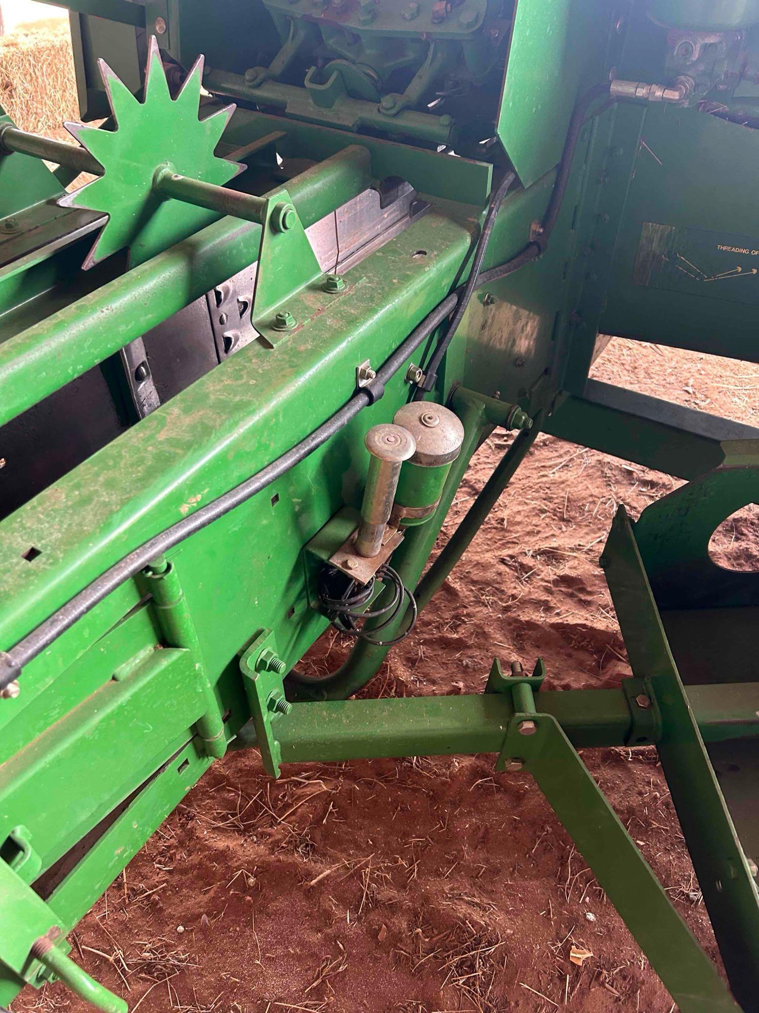 John Deere 348 wire tie square baler