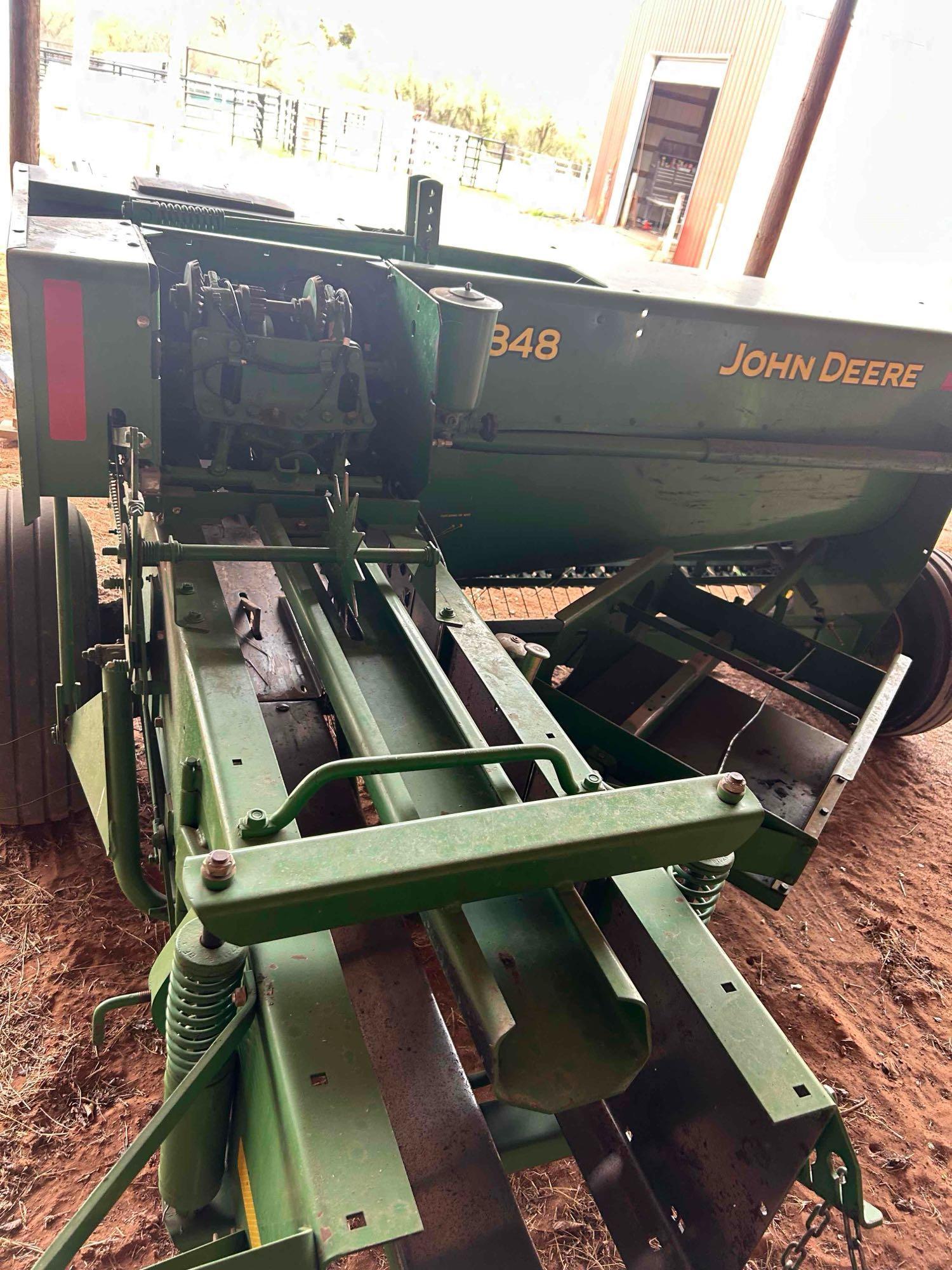 John Deere 348 wire tie square baler