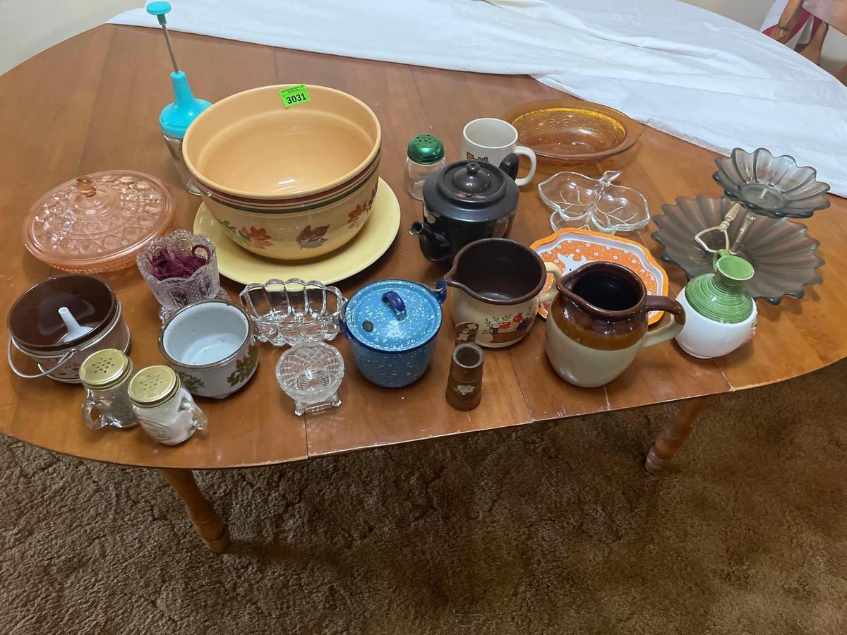 Miscellaneous dish ware