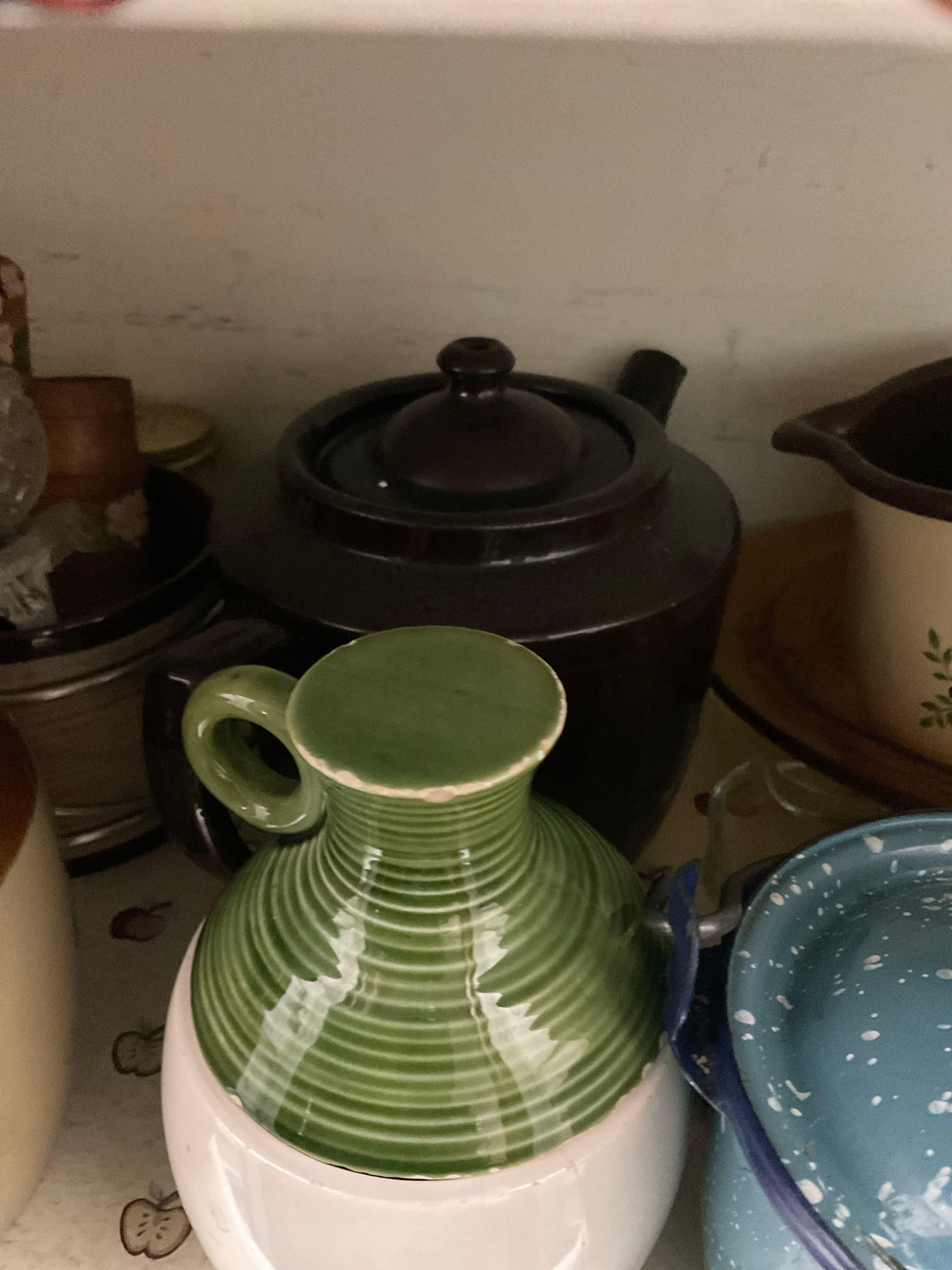 Miscellaneous dish ware