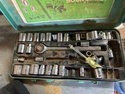 Ratchet and socket set