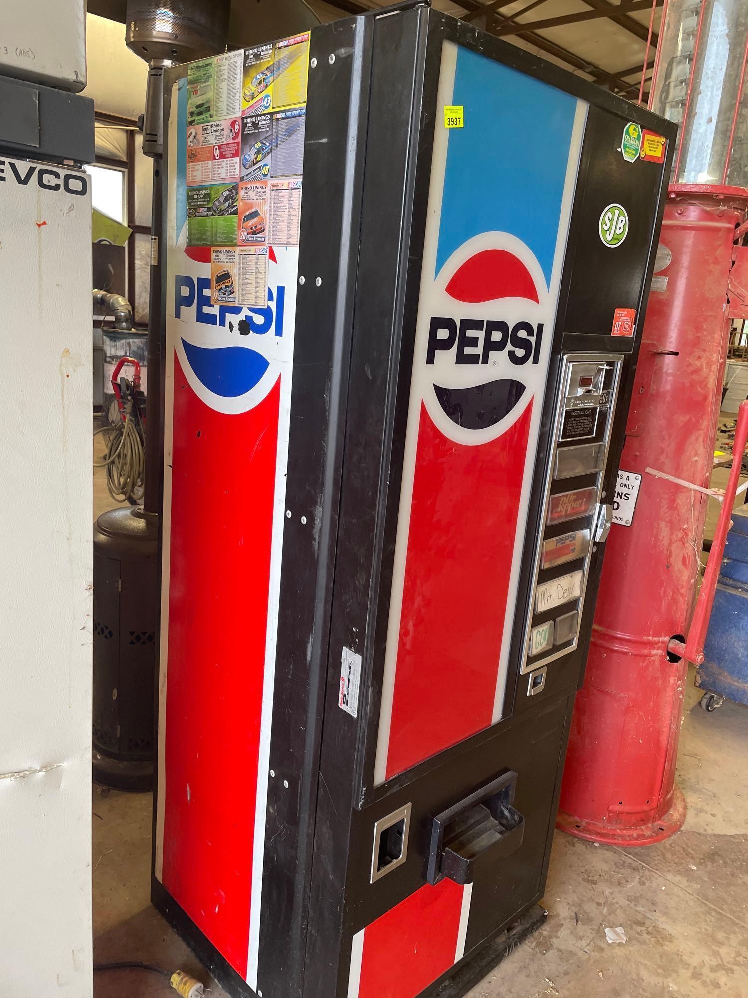 Pepsi Vending machine works