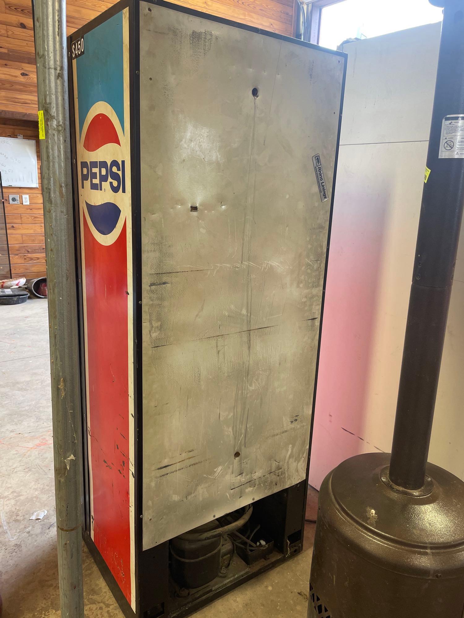 Pepsi Vending machine works