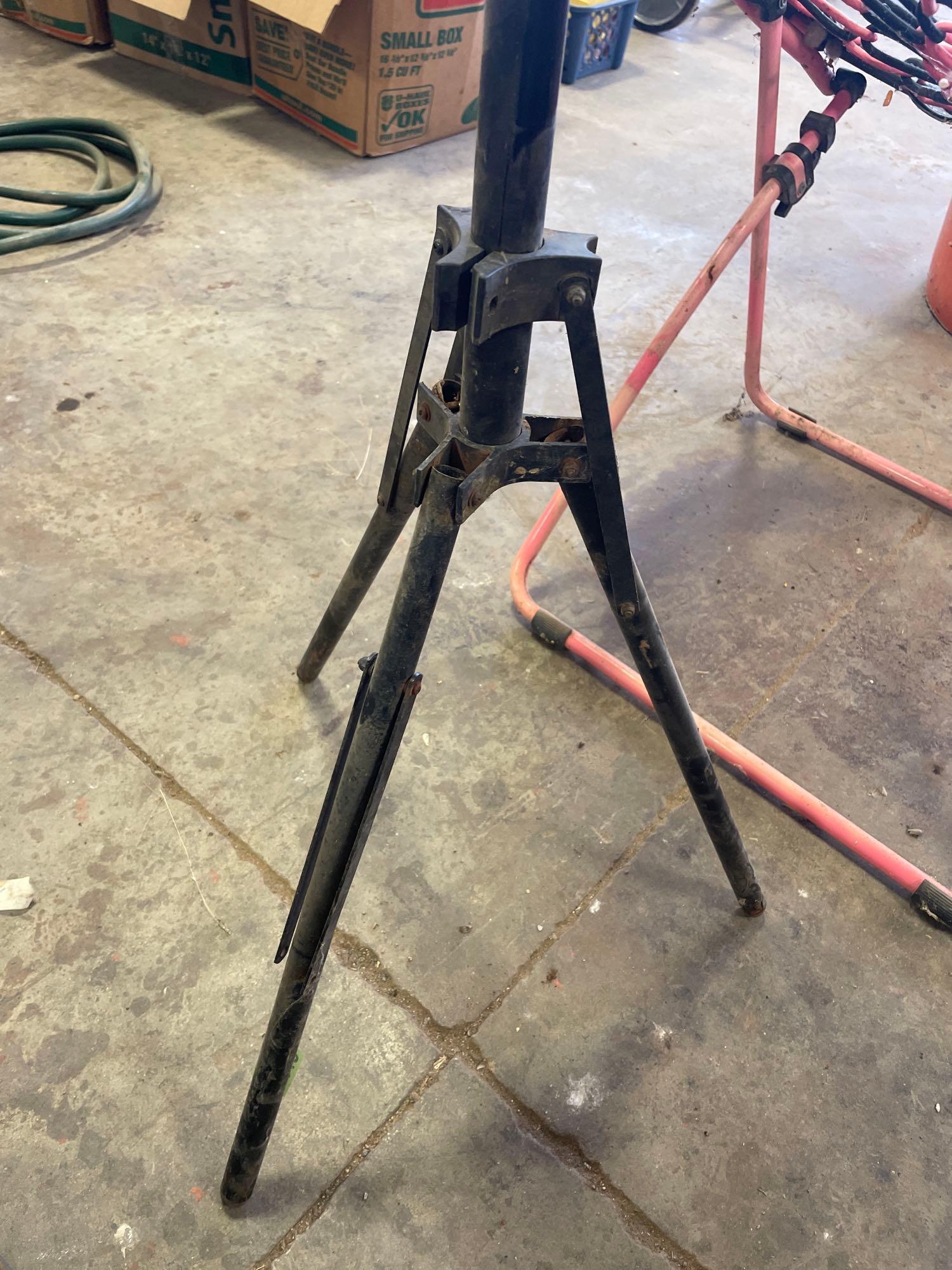 folding tripod