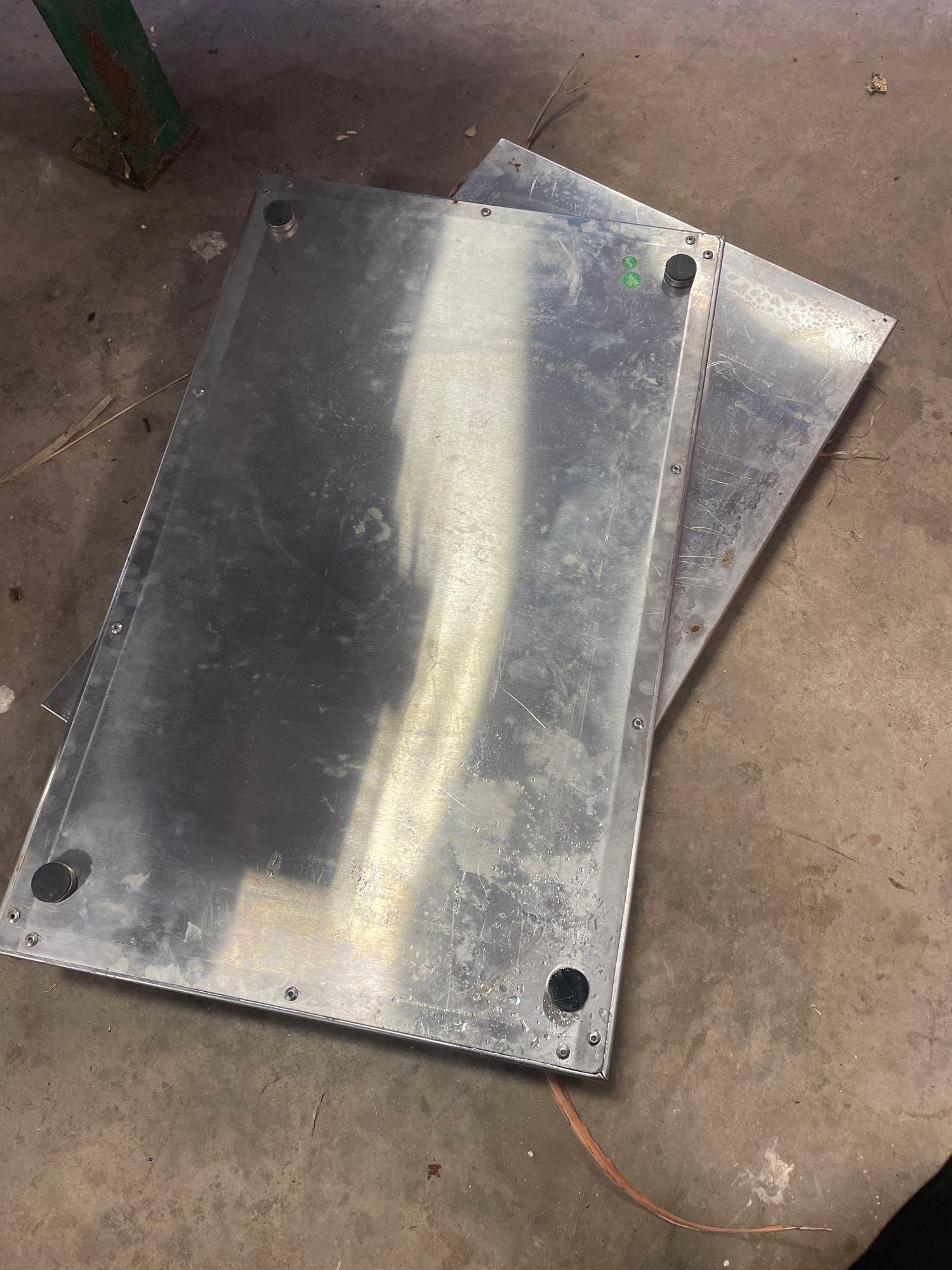 2 cooling plates