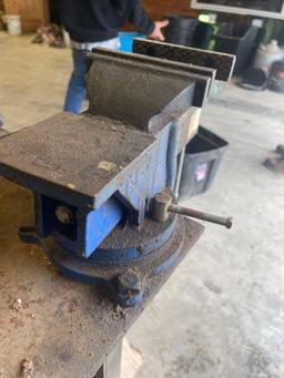 small table vise