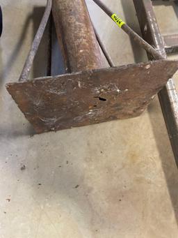 metal pipe stand