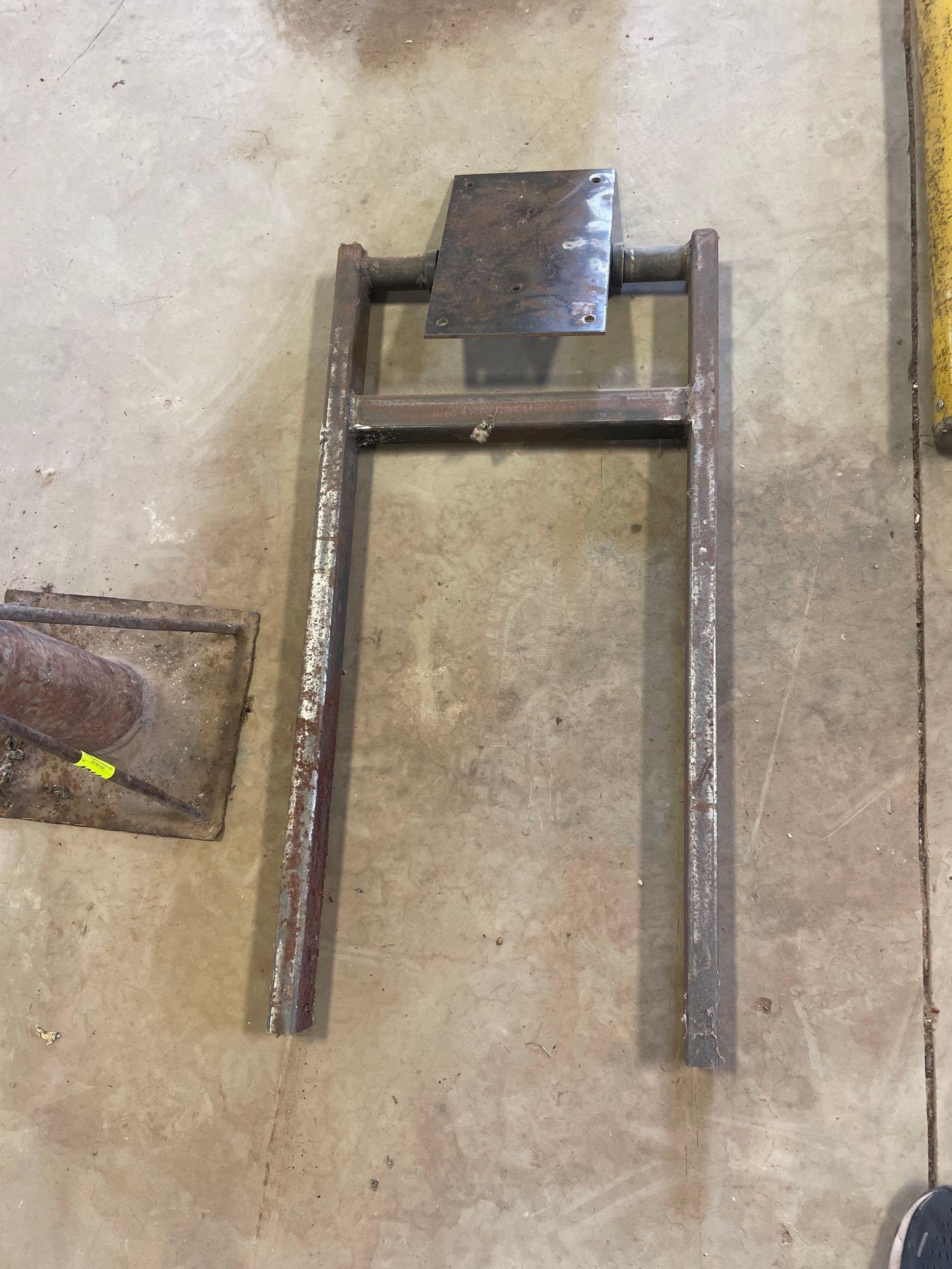 metal pipe stand