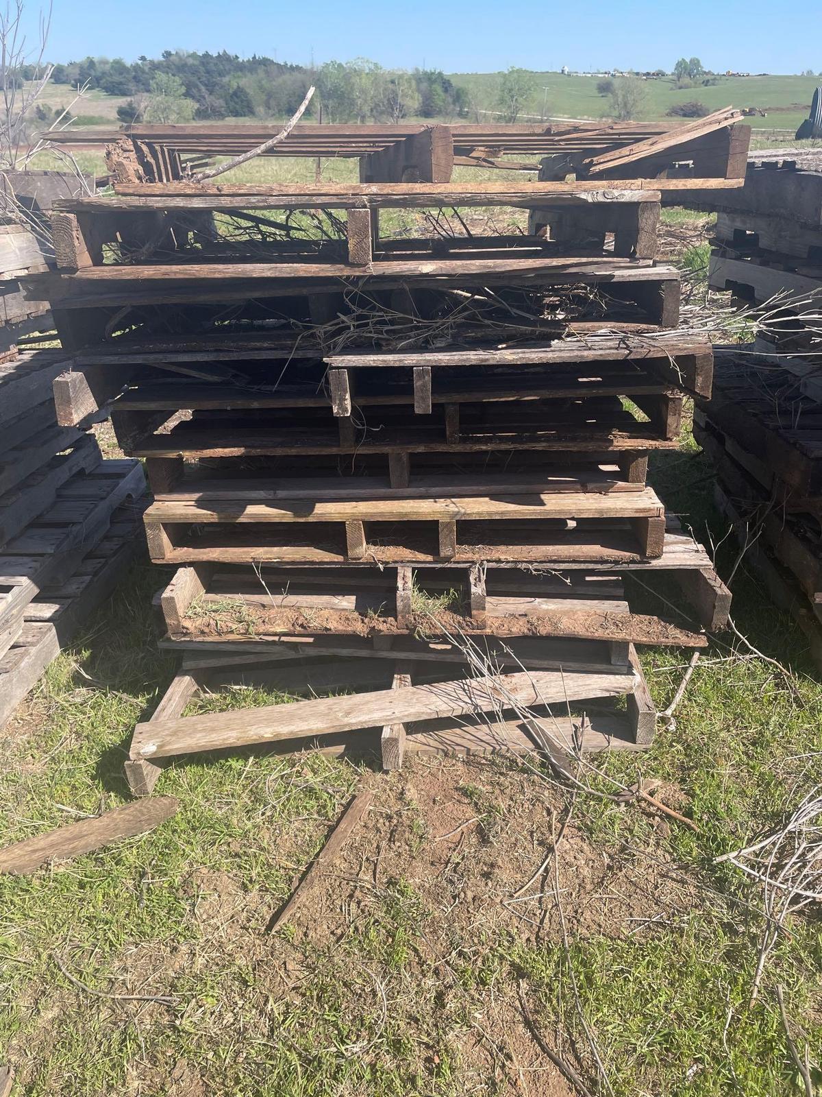 10 wooden pallets