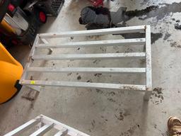 aluminum floor rack