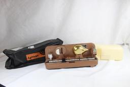 Lyman M-5 balance scale. complete as new with black nylon dust cover.