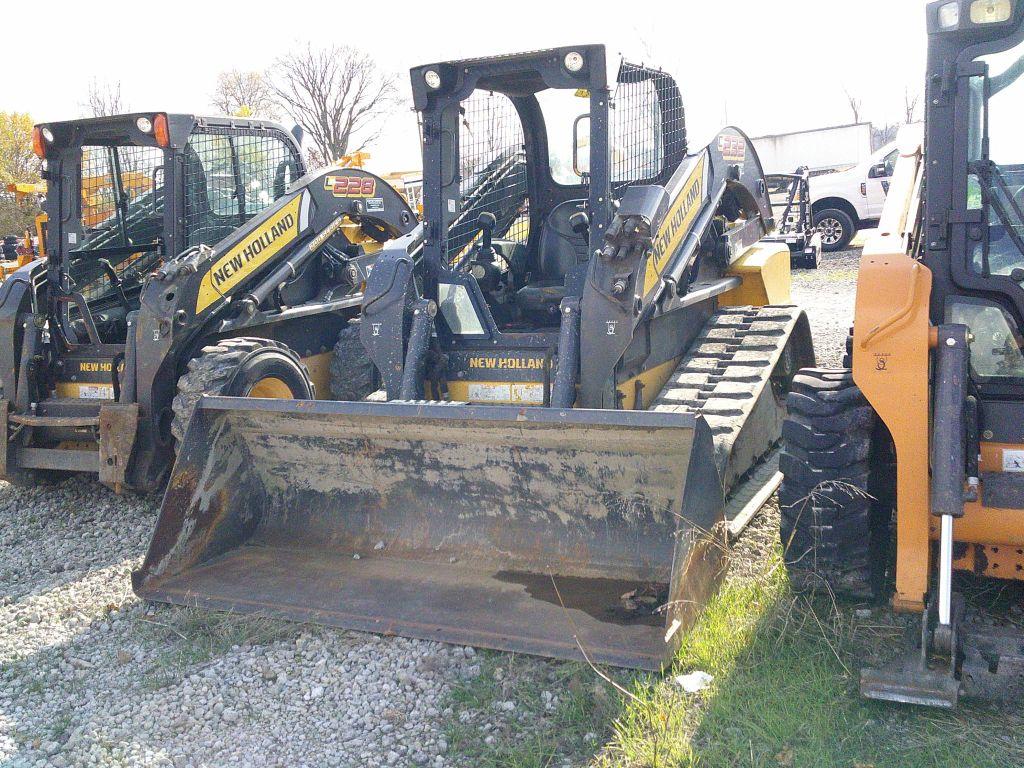 NEW HOLLAND C232 SKID LOADER