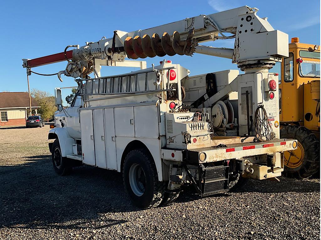 1985 CHEVROLET C6500 SERVICE TRUCK WITH PITMAN POLECAT CRANE AND AUGER
