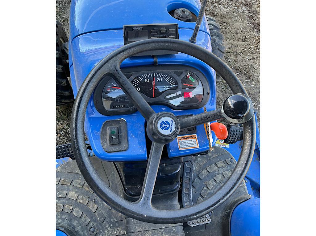 NEW HOLLAND TC330 HST MFWD