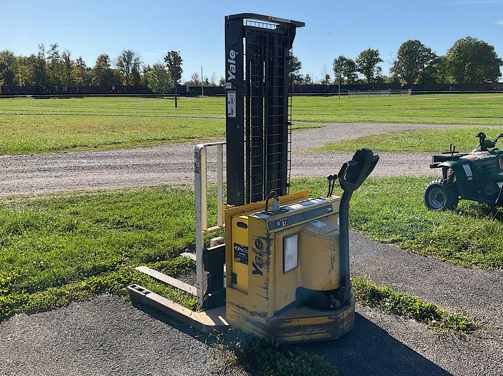 YALE COMMERCIAL WALK BEHIND TOW MOTOR