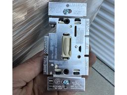 175 BOXES LUTRON Q-600P-IV SINGLE POLE DIMMER SWITCHES