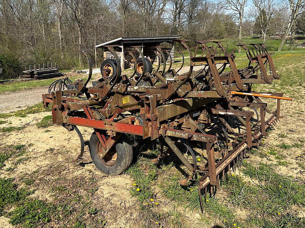 KEWANEE MODEL 270 FIELD CULTIVATOR