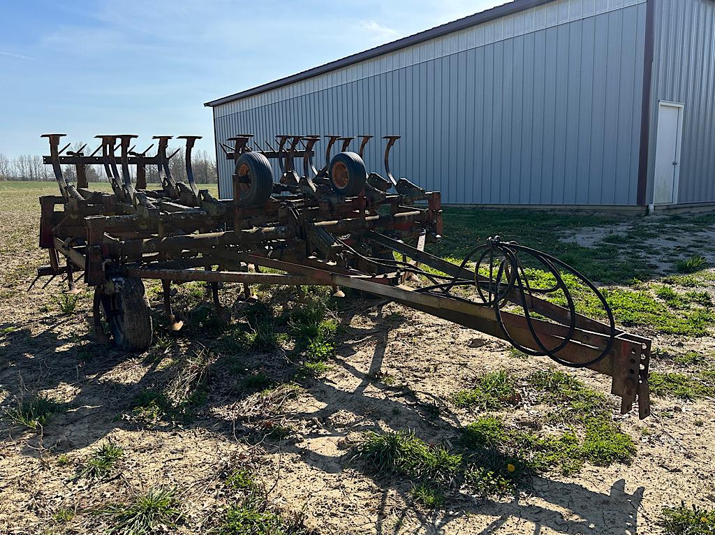 KEWANEE MODEL 270 FIELD CULTIVATOR