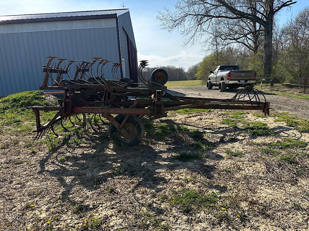 KEWANEE MODEL 270 FIELD CULTIVATOR