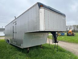 2009 UNITED EXPRESSLINE 32’ ENCLOSED GOOSENECK TRAILER