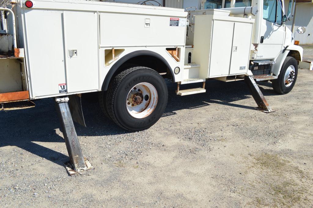 2000 Freightliner AA755L Bucket Truck