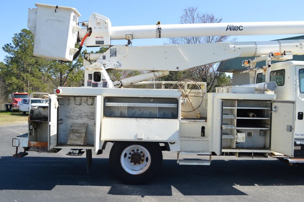 2000 Freightliner AA755L Bucket Truck