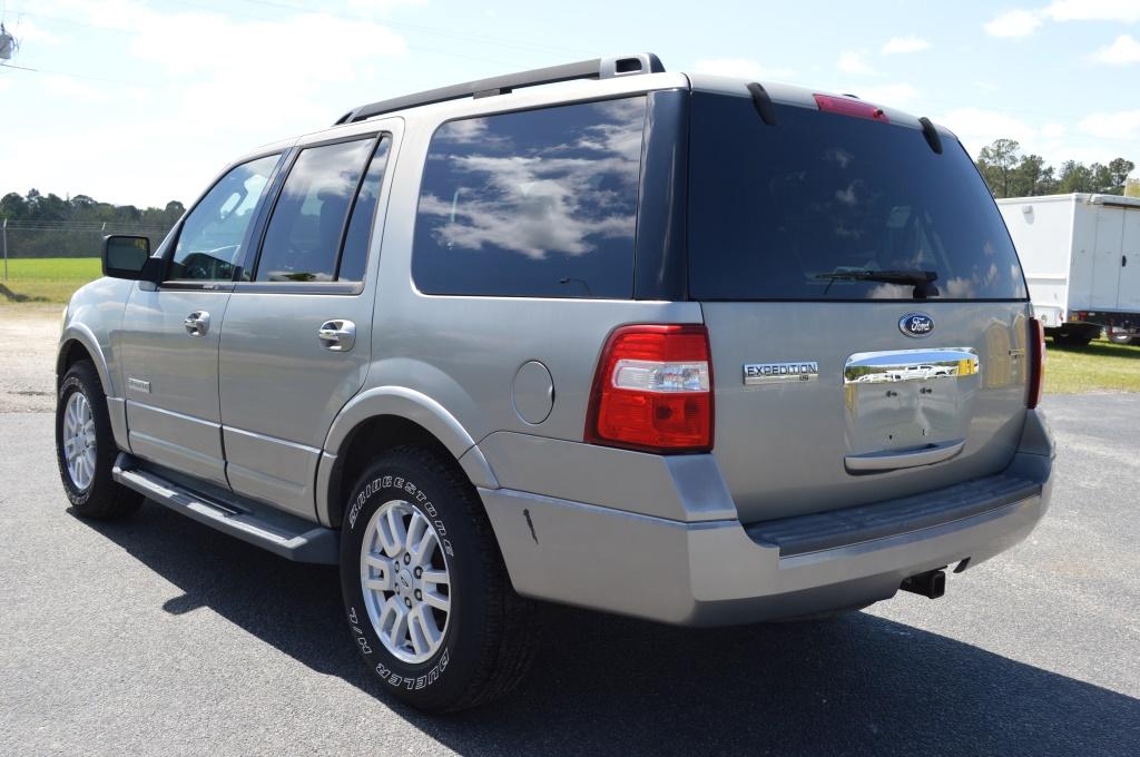 2008 Ford Expedition (Grey)