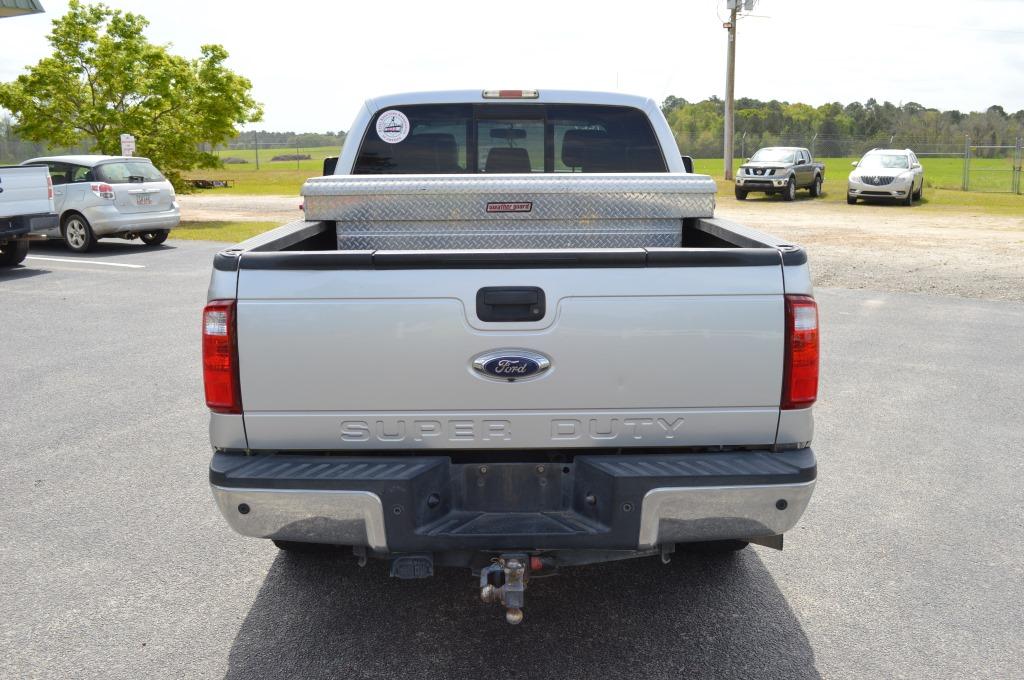 2016 Ford F-250 Lariat Crew Cab 4WD (Silver)