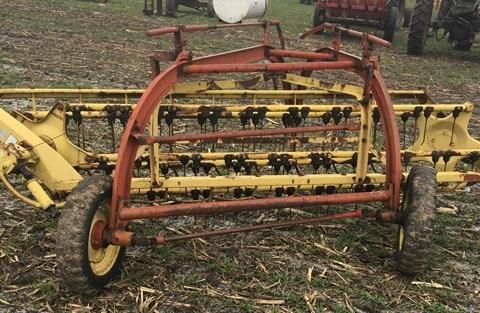 New Holland 256 5 Bar Rake